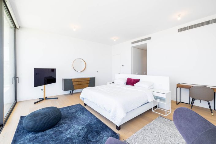 Image No.19-5 Bed House for sale