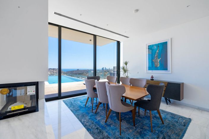 Image No.2-5 Bed House for sale