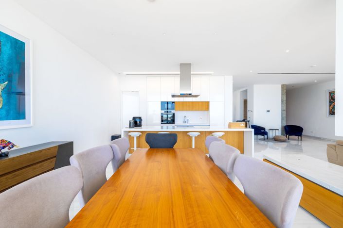 Image No.6-5 Bed House for sale