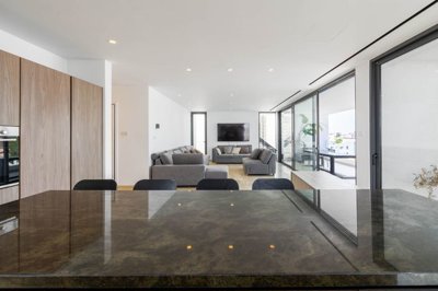 090edf63-16ee-4c76-8cd3-a7e1279992b4