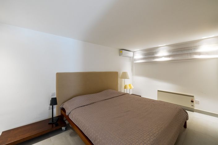 Image No.23-6 Bed Apartment for sale