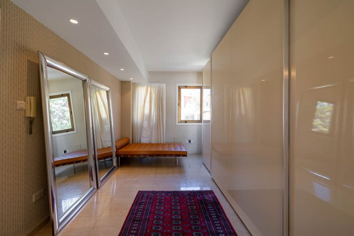 Image No.8-6 Bed Apartment for sale