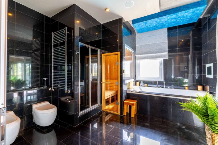 Image No.17-7 Bed Villa for sale