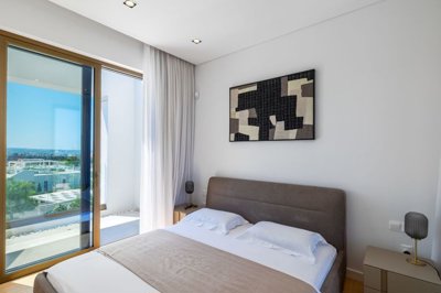 78b4733c-6a59-4e51-aaa8-b513e8343e32