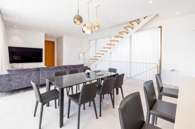 91dcdc23-a20c-42c2-a774-ad27e4616cc2