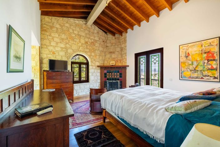 Image No.10-7 Bed House for sale