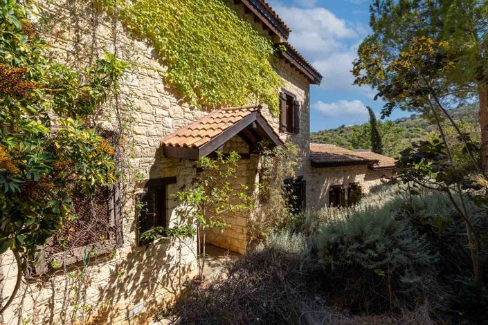 Image No.15-7 Bed House for sale