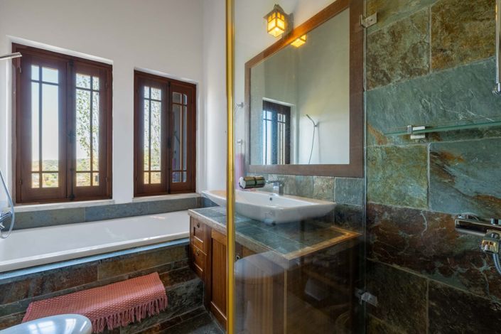 Image No.19-7 Bed House for sale