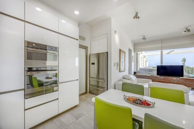 426bcb16-fe49-46cc-8f50-424c05f72efa