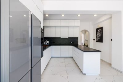 8df0c738-ba0d-4073-aaa2-6083d0bdd67f