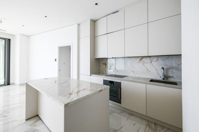 52805909-ff0f-40bd-8e81-e60de141861e