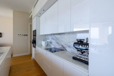 fae03613-16a8-429e-bbb9-6578c92f5352