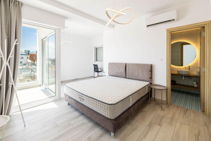 Image No.14-4 Bed Penthouse for sale