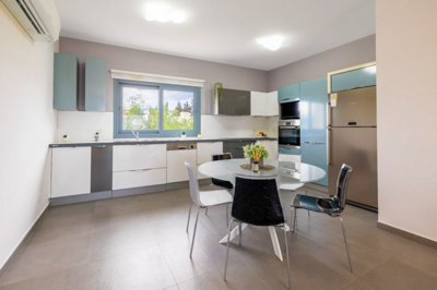 9a784b33-fe68-4055-976a-e4561026a15f