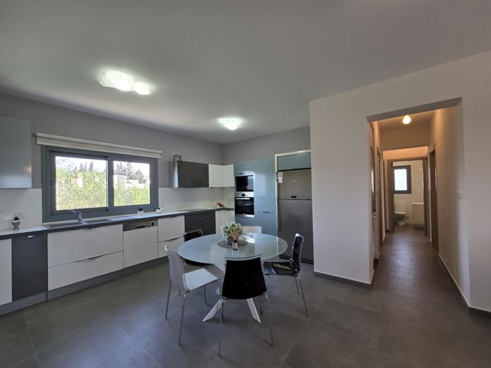 Image No.8-3 Bed Apartment for sale