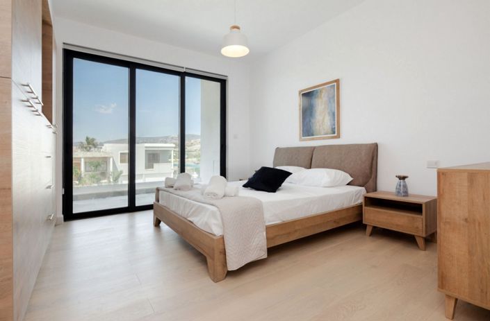 Image No.8-3 Bed House for sale