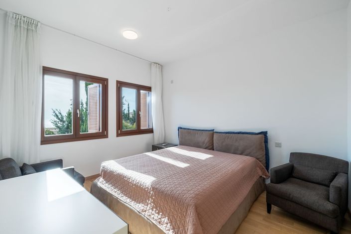 Image No.11-2 Bed Apartment for sale