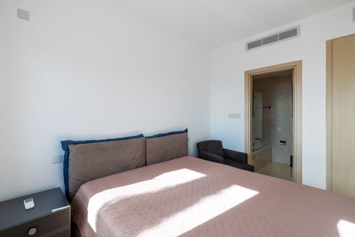 Image No.12-2 Bed Apartment for sale