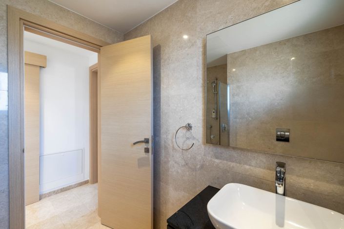 Image No.20-2 Bed Apartment for sale