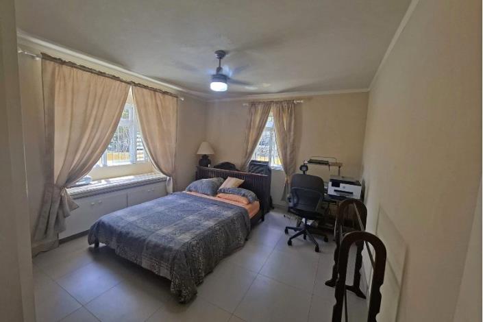 Image No.10-5 Bed House for sale