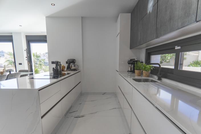 Image No.17-4 Bed Villa for sale