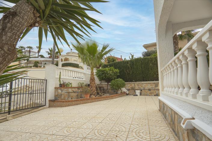 Image No.10-4 Bed Villa / Detached for sale