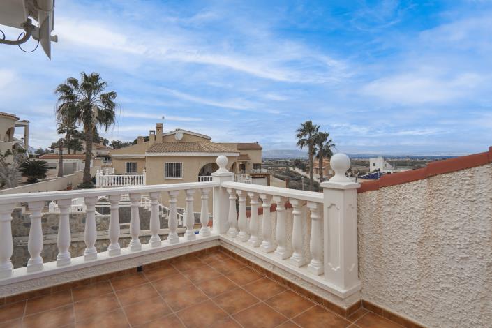 Image No.19-4 Bed Villa / Detached for sale