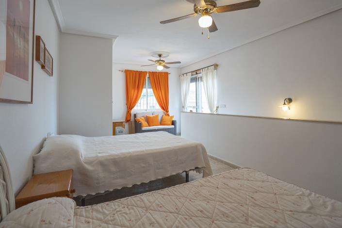 Image No.24-4 Bed Villa / Detached for sale