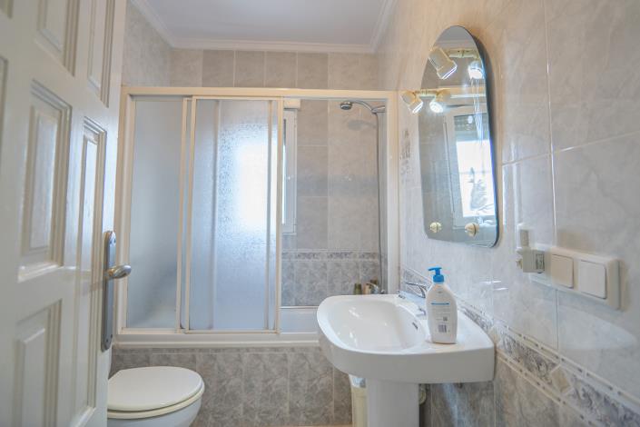 Image No.33-4 Bed Villa / Detached for sale