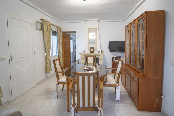 Image No.43-4 Bed Villa / Detached for sale