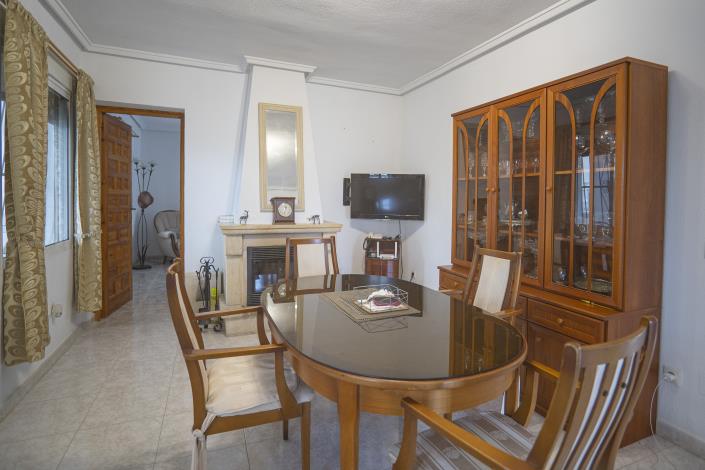 Image No.44-4 Bed Villa / Detached for sale