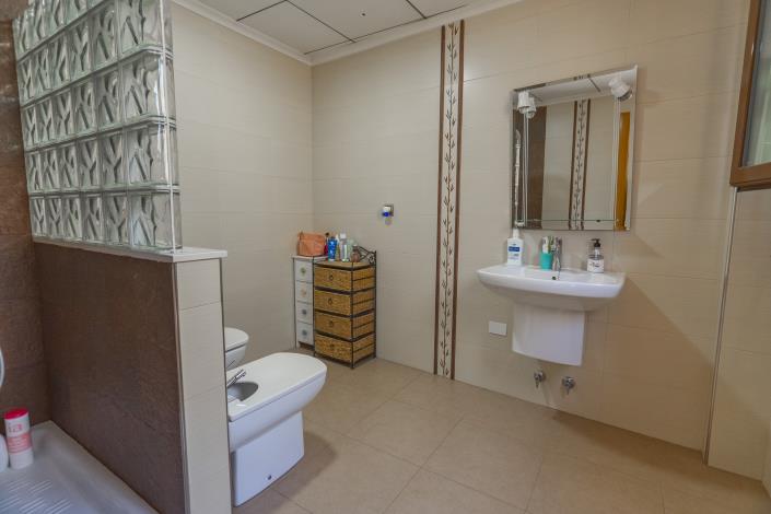 Image No.42-3 Bed Villa / Detached for sale