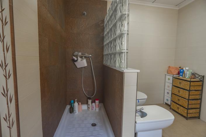 Image No.43-3 Bed Villa / Detached for sale