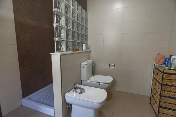 Image No.44-3 Bed Villa / Detached for sale