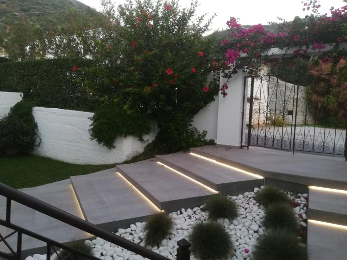 Image No.9-18 Bed Hotel for sale