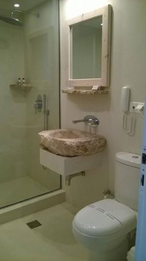 Image No.12-18 Bed Hotel for sale