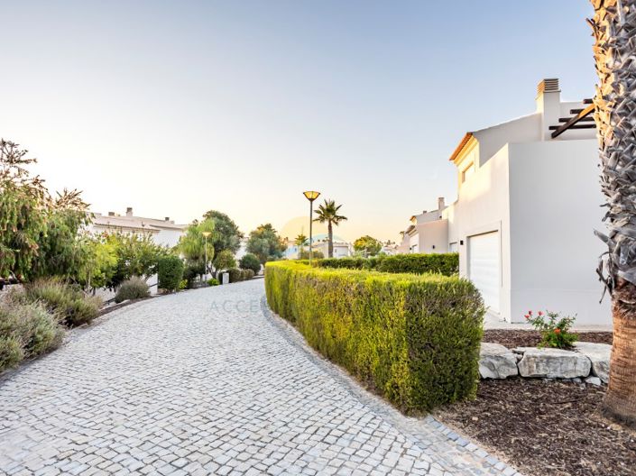 Image No.34-2 Bed House for sale