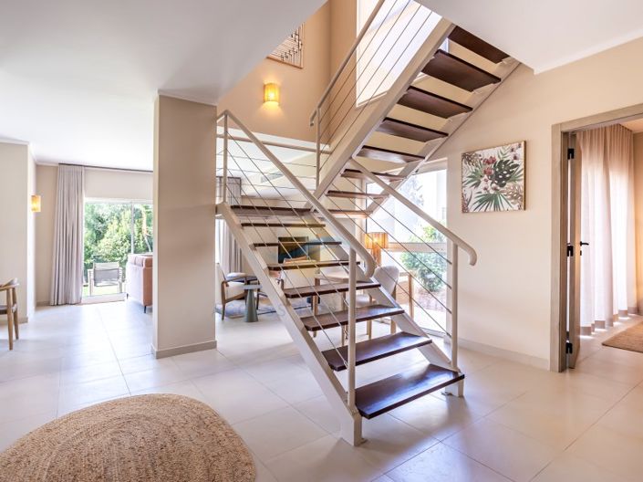 Image No.5-2 Bed House for sale