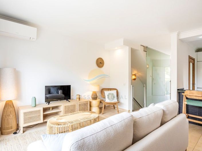 Image No.8-2 Bed House for sale