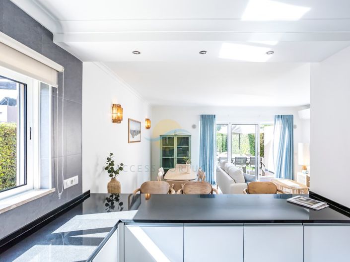 Image No.8-2 Bed House for sale