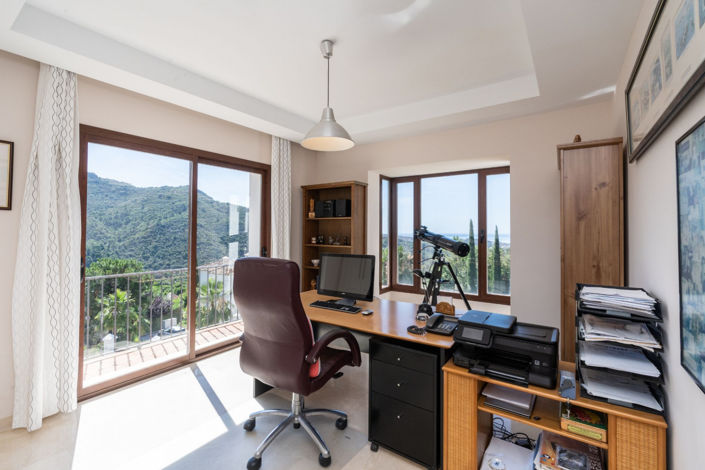 Image No.25-4 Bed Villa for sale