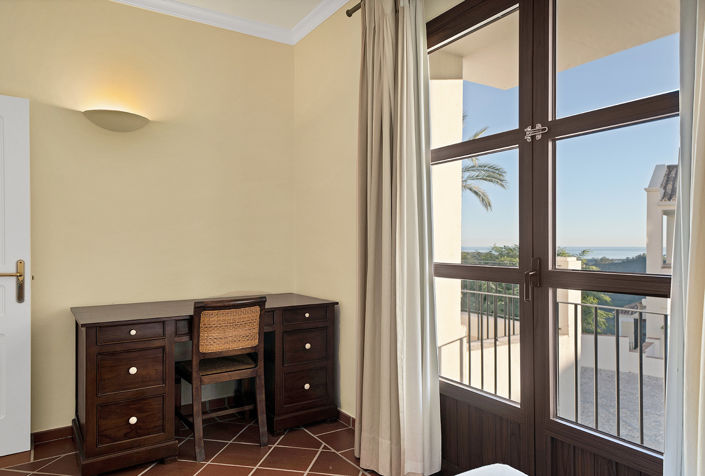 Image No.11-4 Bed Townhouse for sale