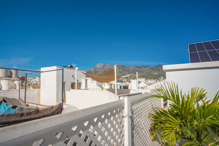 Image No.26-4 Bed Townhouse for sale