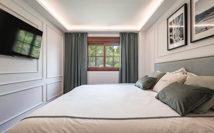 Image No.10-3 Bed Property for sale