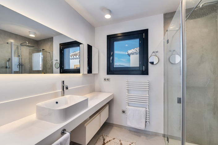 Image No.10-3 Bed Townhouse for sale