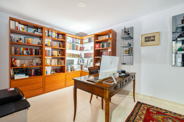 Image No.16-4 Bed Townhouse for sale