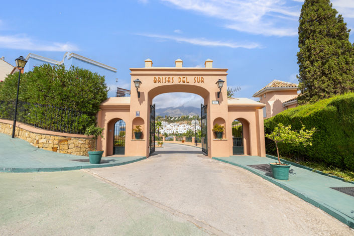 Image No.22-4 Bed Townhouse for sale