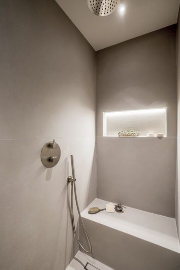 Image No.12-3 Bed Property for sale