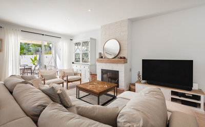 b98le8d7m9k3degpefzhs0lif8u4xzvzhwxtmggyekxx9