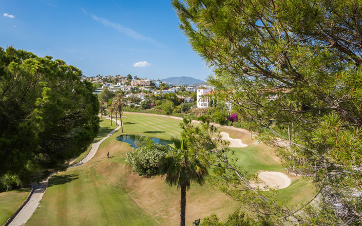 Image No.15-4 Bed Townhouse for sale